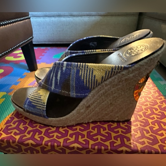 Tory Burch Kristen Fabric Canvas Wedge - SZ 10 - Picture 7 of 7